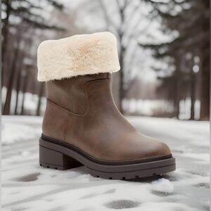 New Rocket Dog Brown Ankle Boots with Cream Fur Boots Size 8